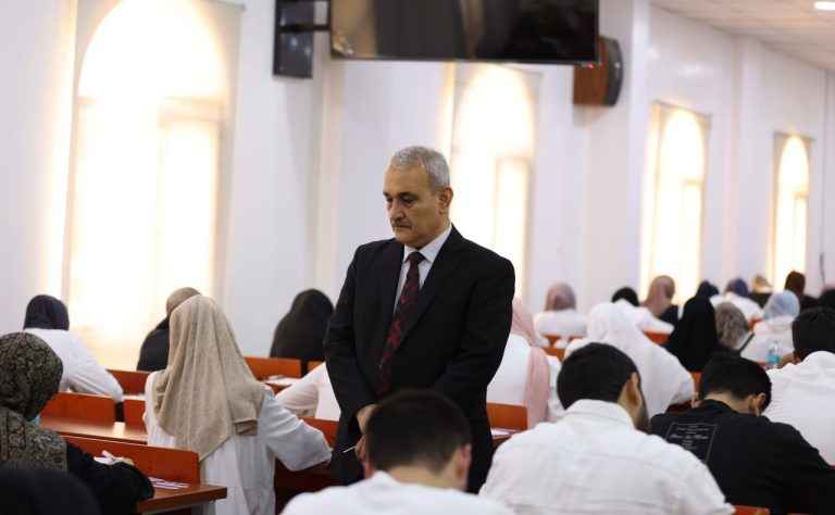 انطلاق الامتحانات التقويمية الوزارية في كلية الصيدلة بجامعة المعقل