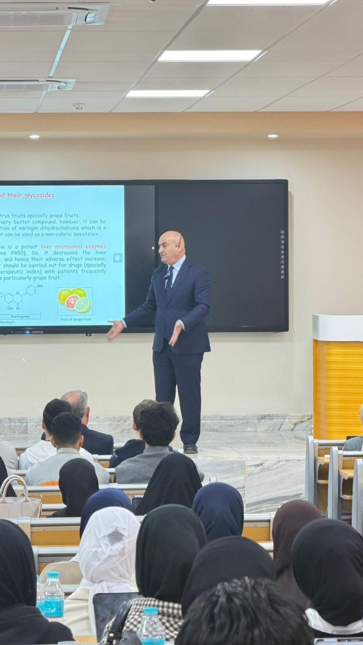 وفد رفيع المستوى يزور كلية الصيدلة جامعة المعقل