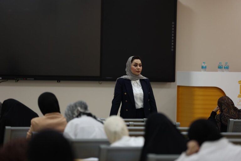انطلاق الامتحانات التقويمية الوزارية في كلية الصيدلة بجامعة المعقل