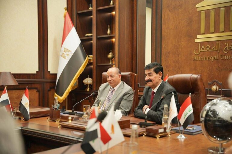 كلية الصيدلة جامعة المعقل تبحث التعاون مع جامعة المنصورة